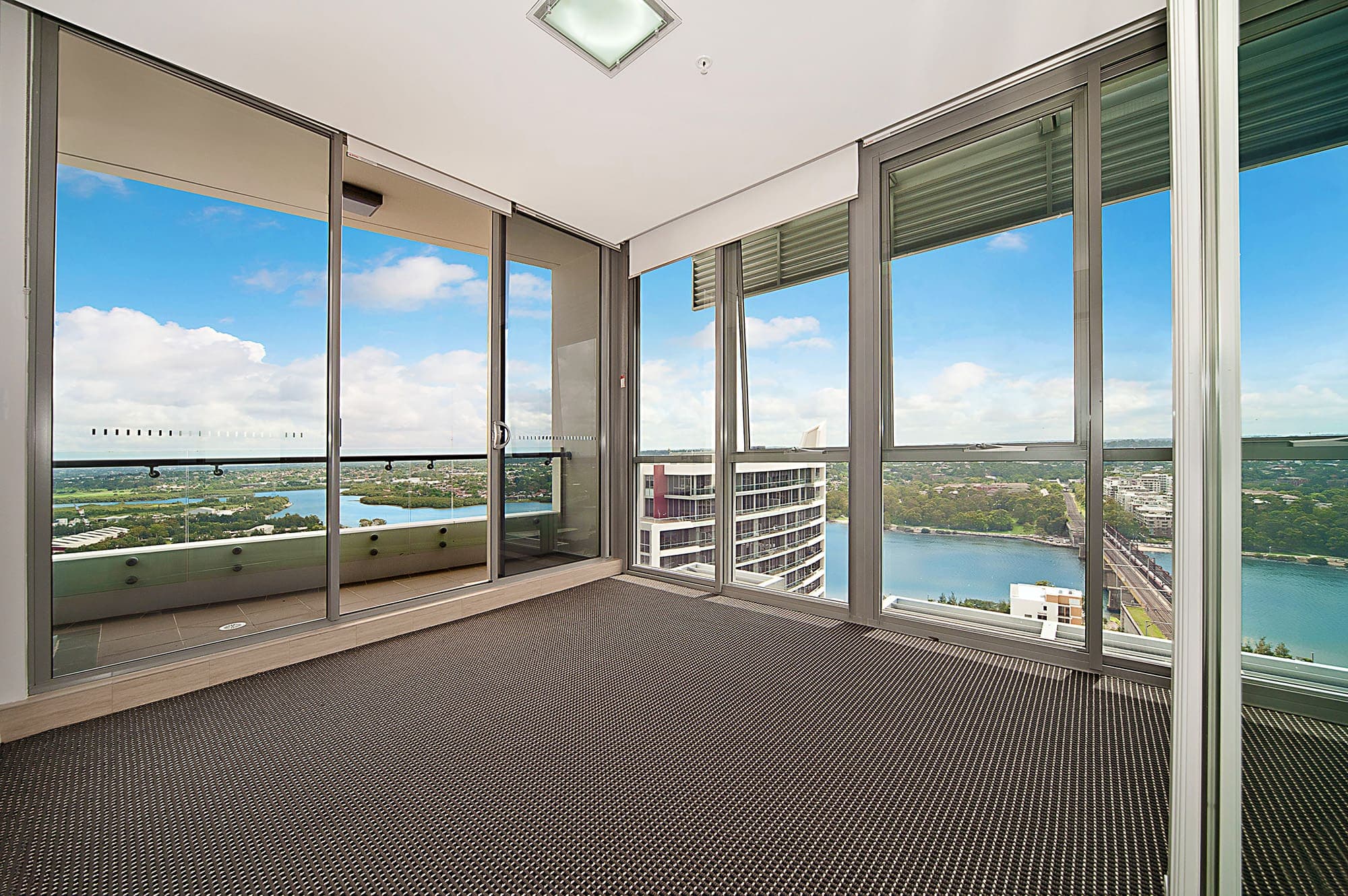 4. Vantage South_Lounge