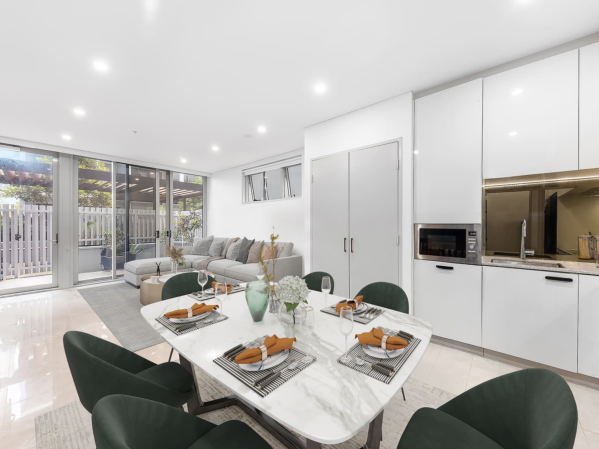 ONLINE_RHG_6695_Rework Empty + VF