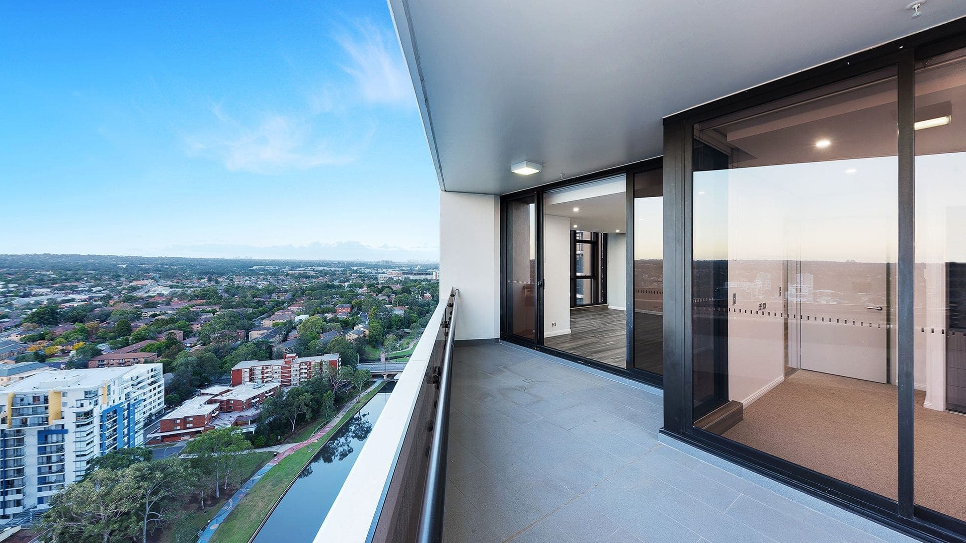 2017475738_2_1_211210_033326-w1920-h1080 (1)