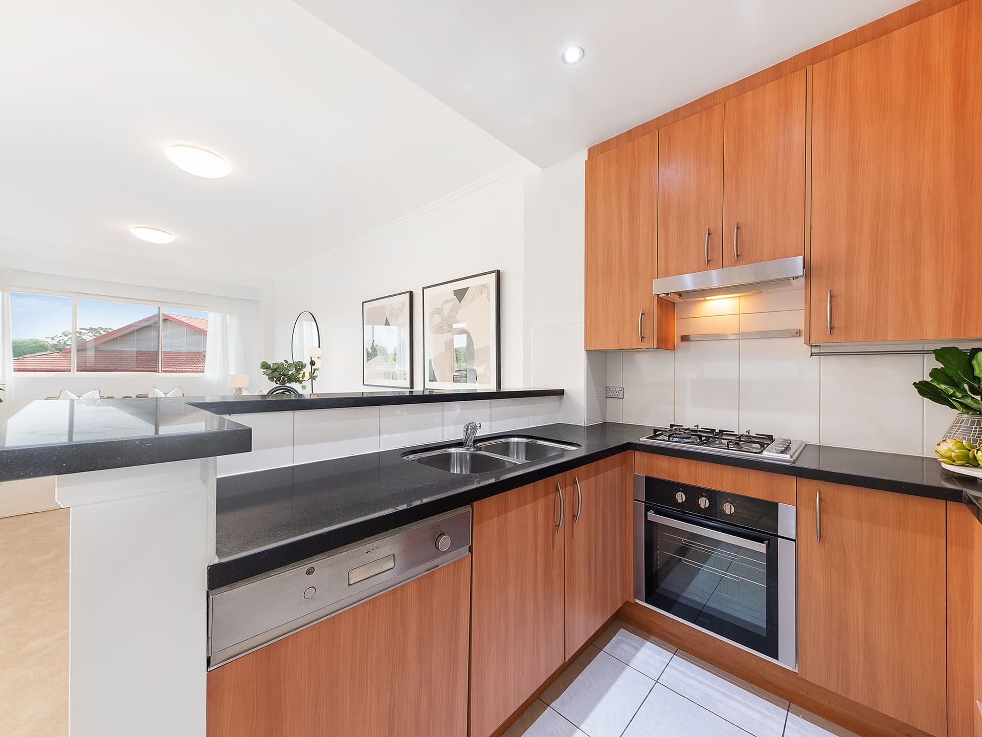 ONLINE_JJG_8683_Rework