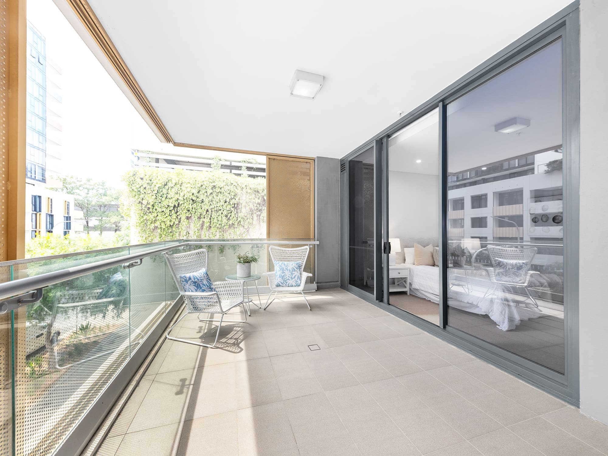 ONLINE_JJG_8868_Vers2