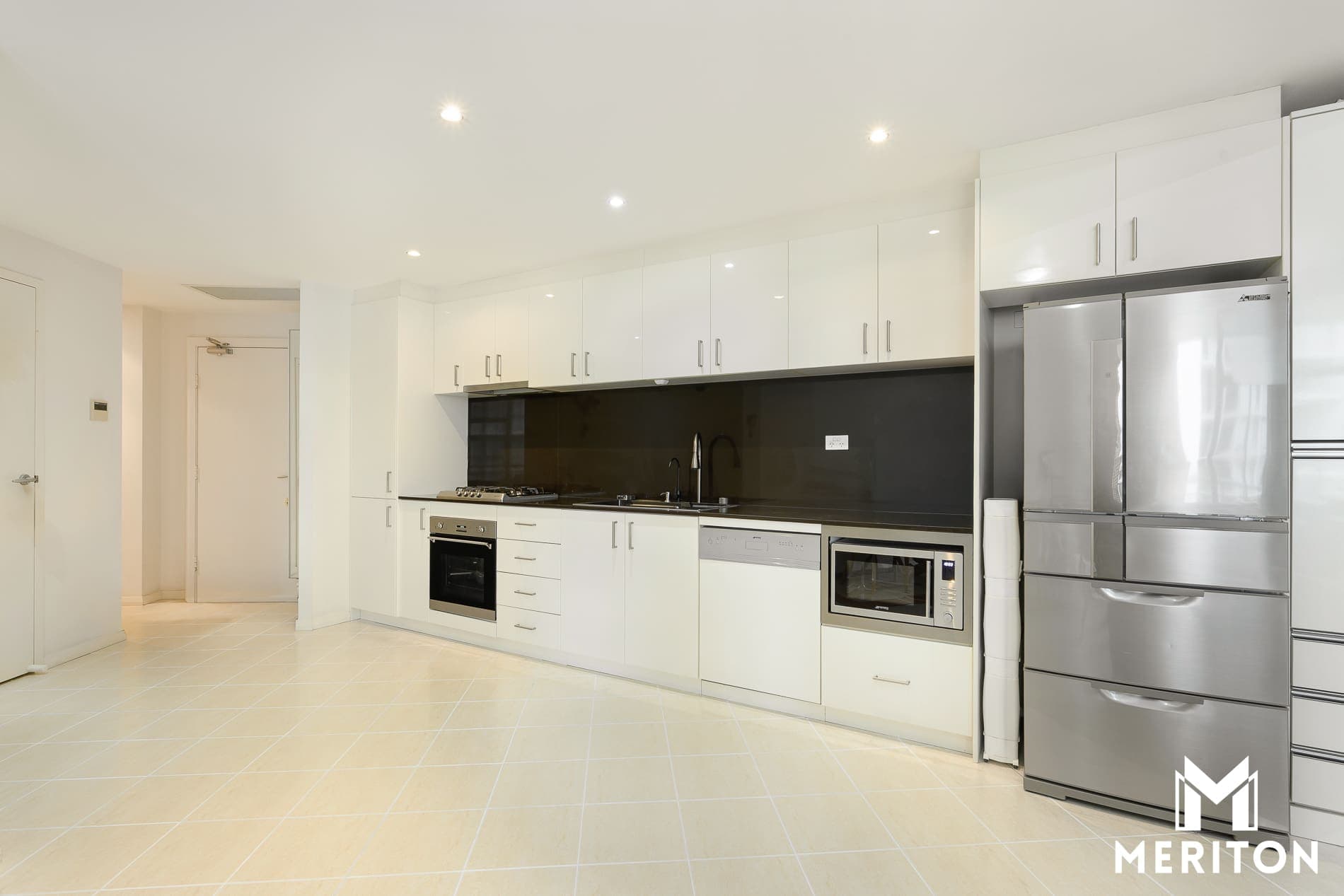 162-3-9 Church Ave, Mascot(WEB)-2