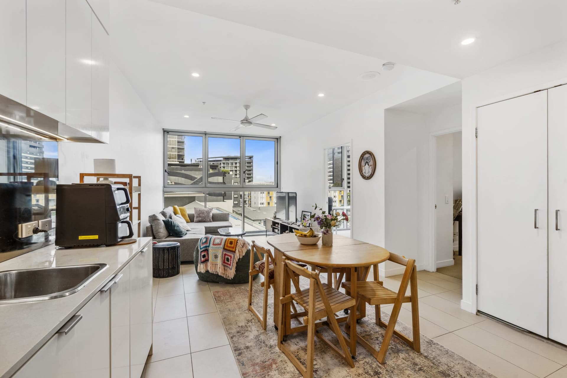 003_Open2view_ID1004098-10603_88_Doggett_Street