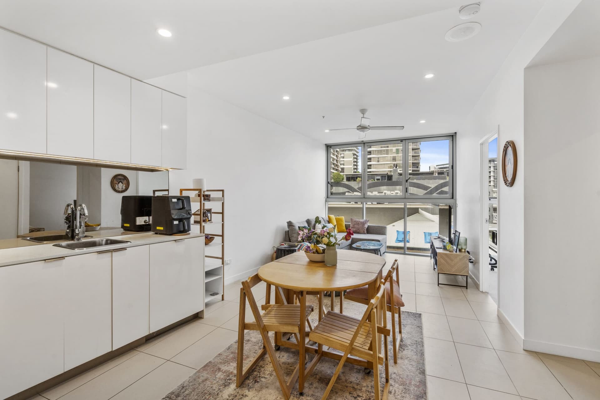 005_Open2view_ID1004098-10603_88_Doggett_Street