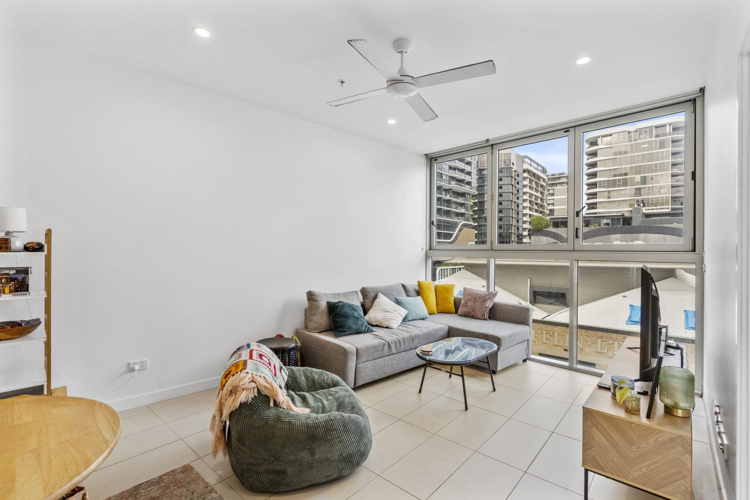 006_Open2view_ID1004098-10603_88_Doggett_Street