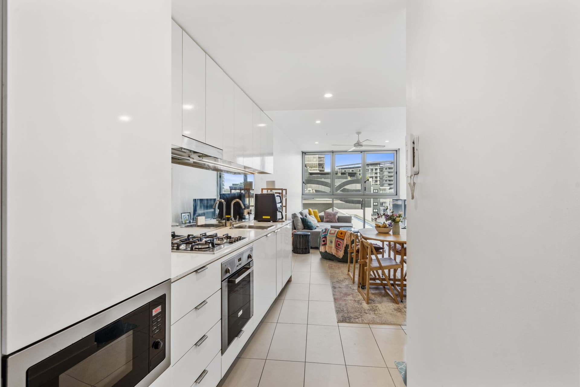 007_Open2view_ID1004098-10603_88_Doggett_Street