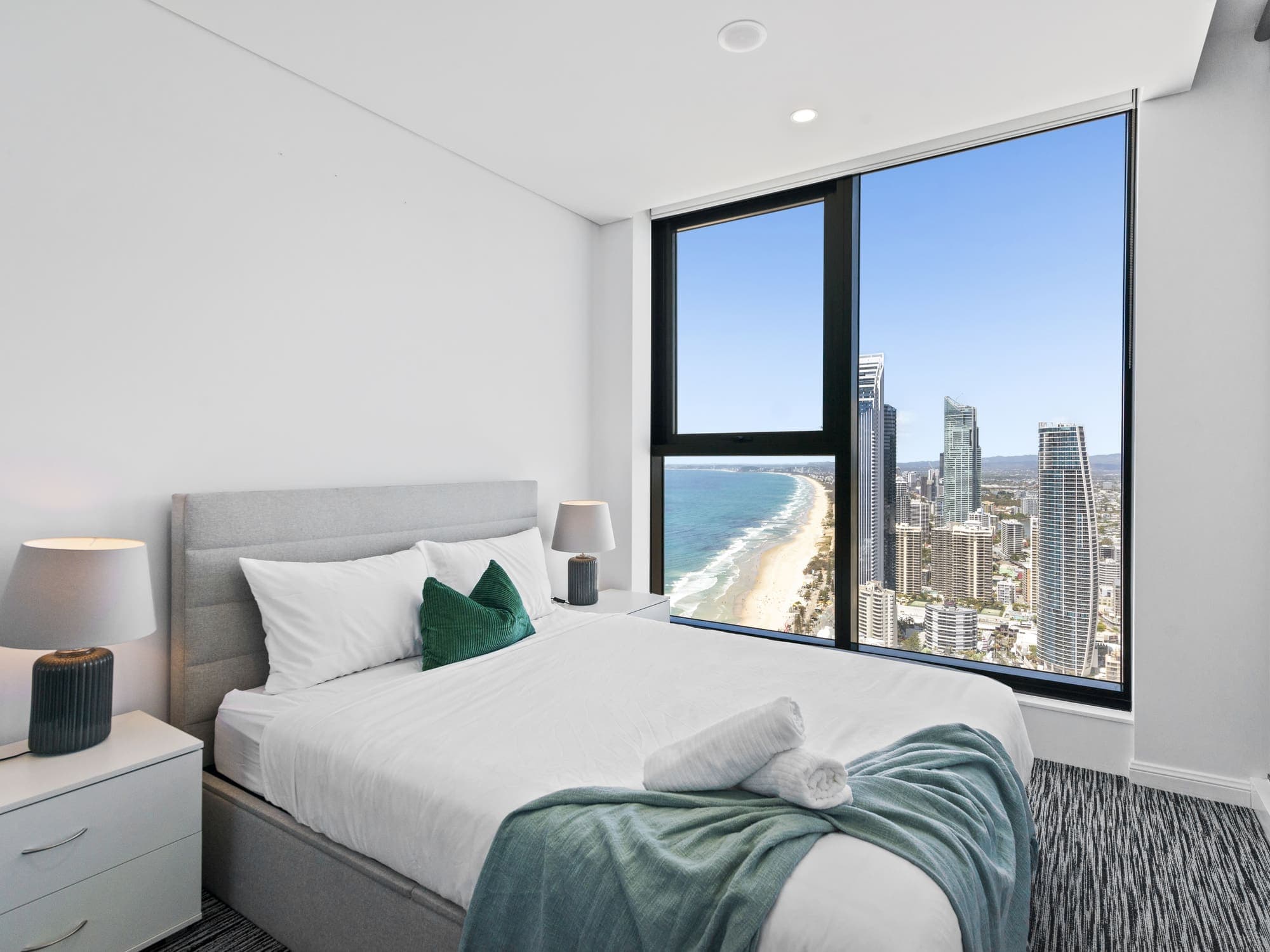 003_Open2view_ID976325-4710_88_The_Esplanade